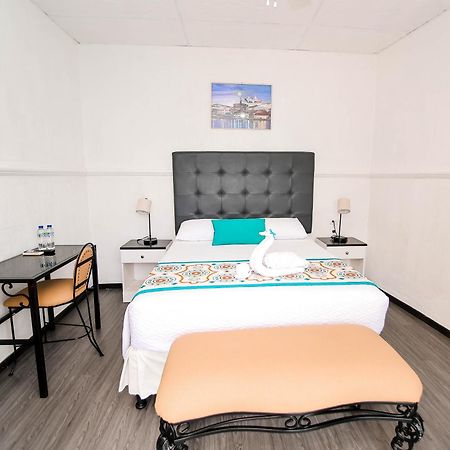 Hotel Villa Del Lago Flores Εξωτερικό φωτογραφία