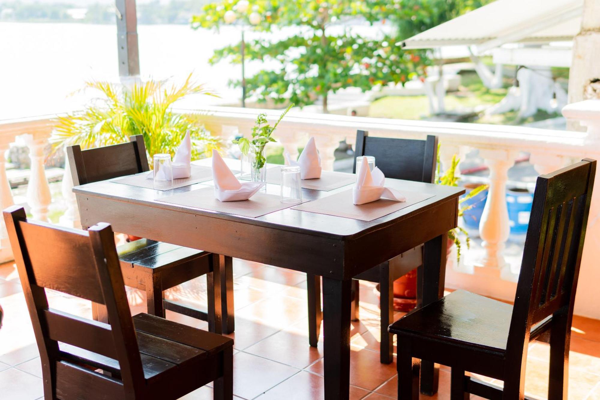 Hotel Villa Del Lago Flores Εξωτερικό φωτογραφία