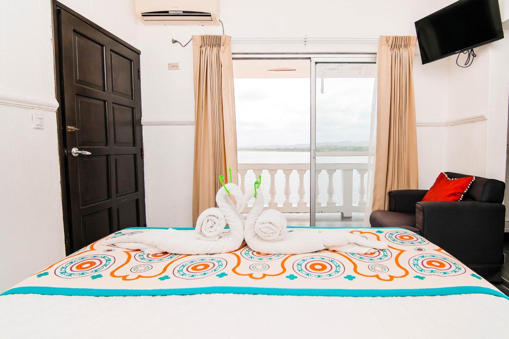 Hotel Villa Del Lago Flores Εξωτερικό φωτογραφία