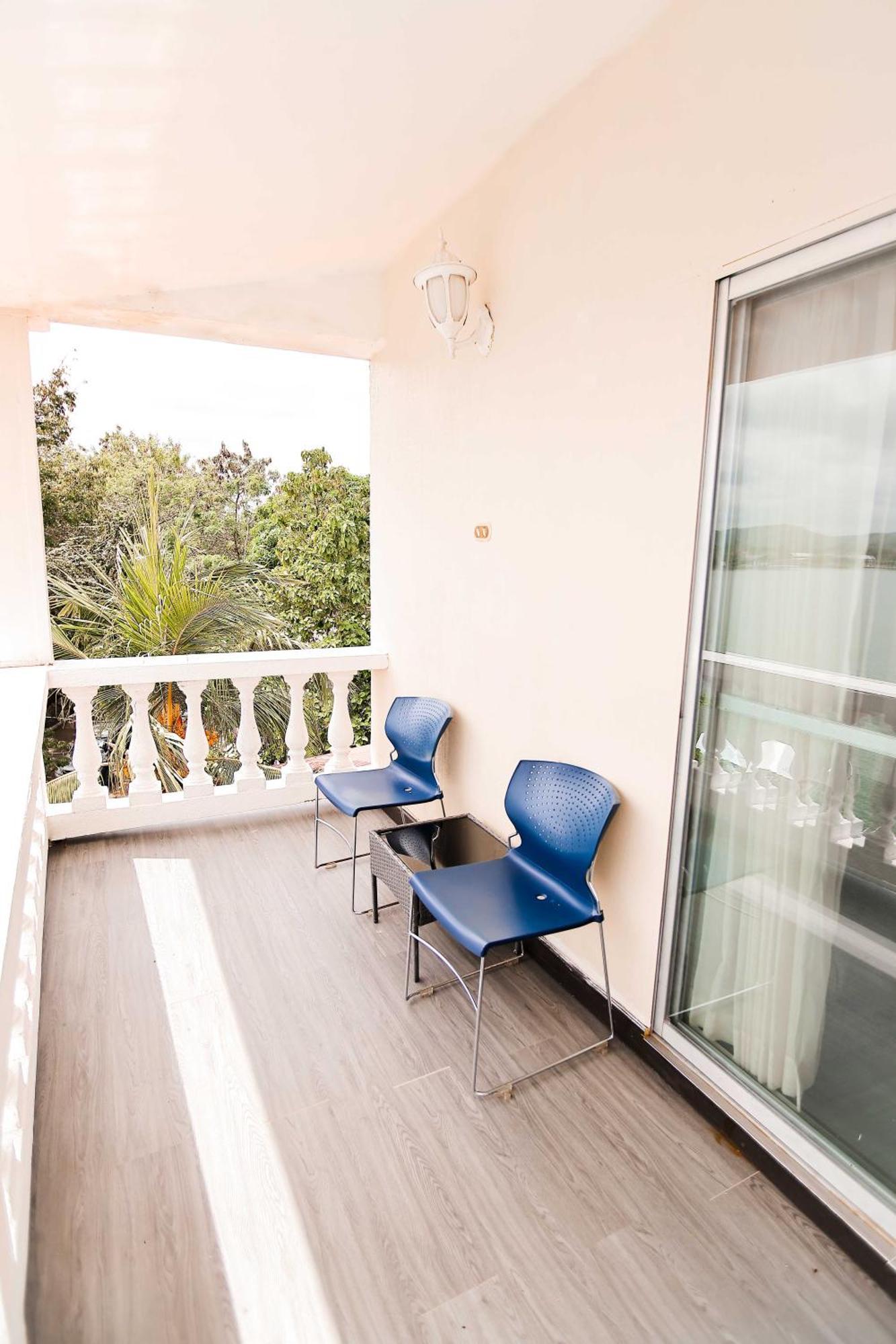 Hotel Villa Del Lago Flores Εξωτερικό φωτογραφία